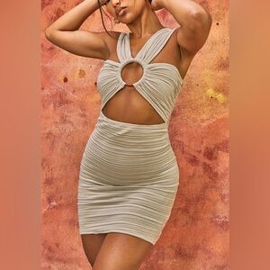 PrettyLittleThing women Dress‎ Sand Velvet Ring Detail Ruched Size 10